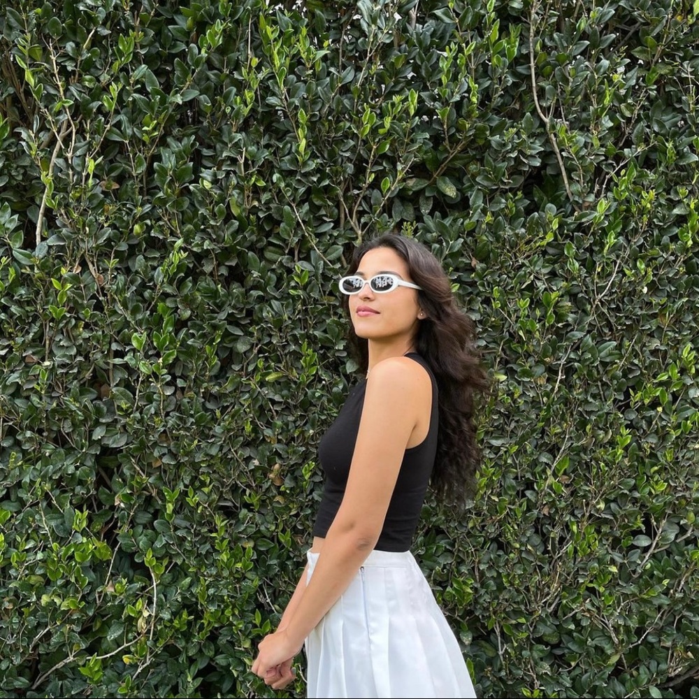 White Oval Sunglasses - Picture 2 of 6